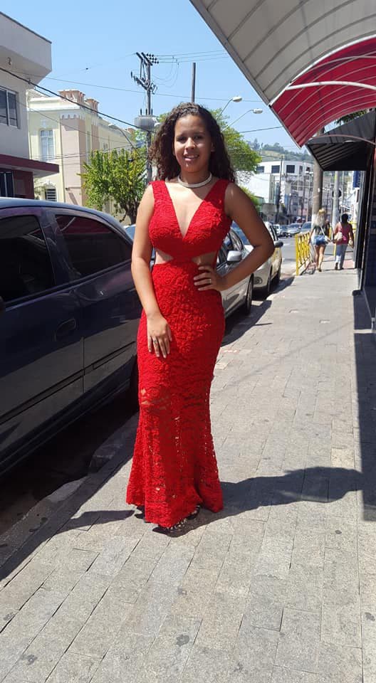 Vestido em renda francesa